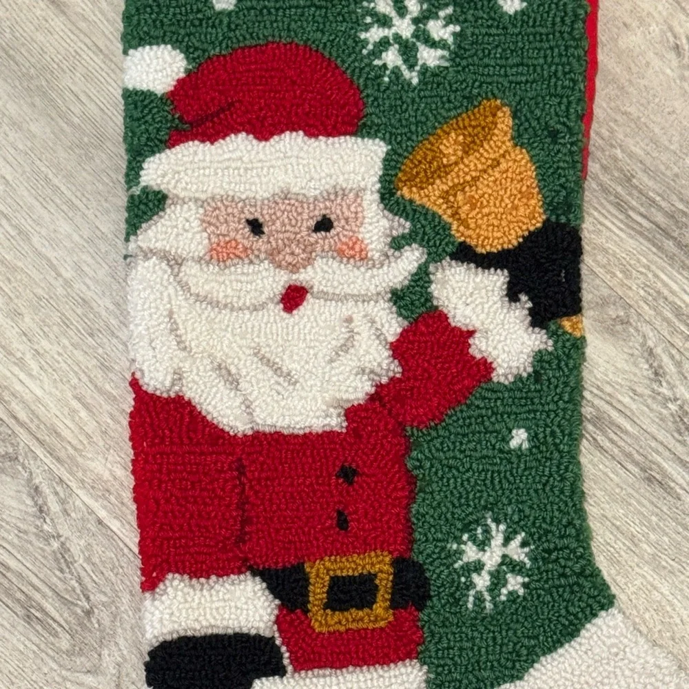 NEW VINTAGE 1970s Latch Hook Rug Christmas Stocking Santa Claus Wall Hanging 18" - Picture 3 of 4